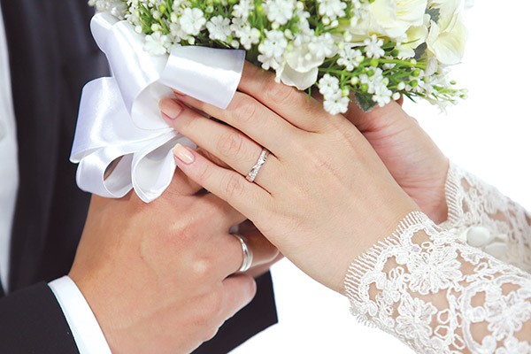 nhẫn kỷ niệm ngày cưới nên chọn như nào