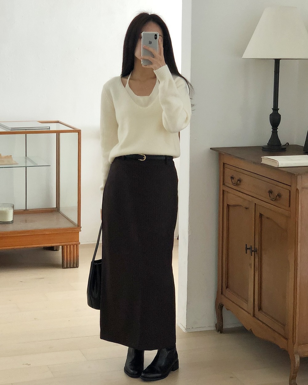 Xây dựng phong cách công sở tối giản với 5 món đồ siêu sang- Ảnh 5. Xây dựng phong cách công sở tối giản với 5 món đồ siêu sang- Ảnh 5.