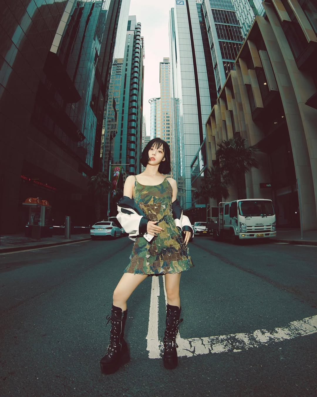 Winter aespa mặc hoạ tiết camo