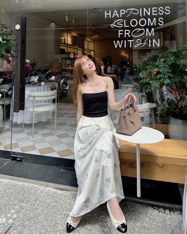 Thiều Bảo Trâm hack tuổi trông thấy nhờ loạt items trẻ trung, có hàng chục túi hiệu nhưng chỉ mê đúng một màu - 7