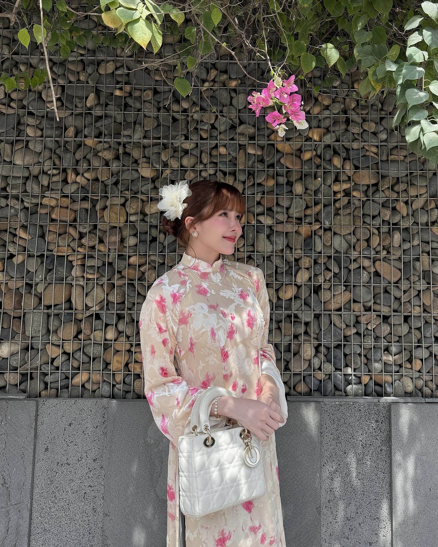 Thiều Bảo Trâm hack tuổi trông thấy nhờ loạt items trẻ trung, có hàng chục túi hiệu nhưng chỉ mê đúng một màu - 8