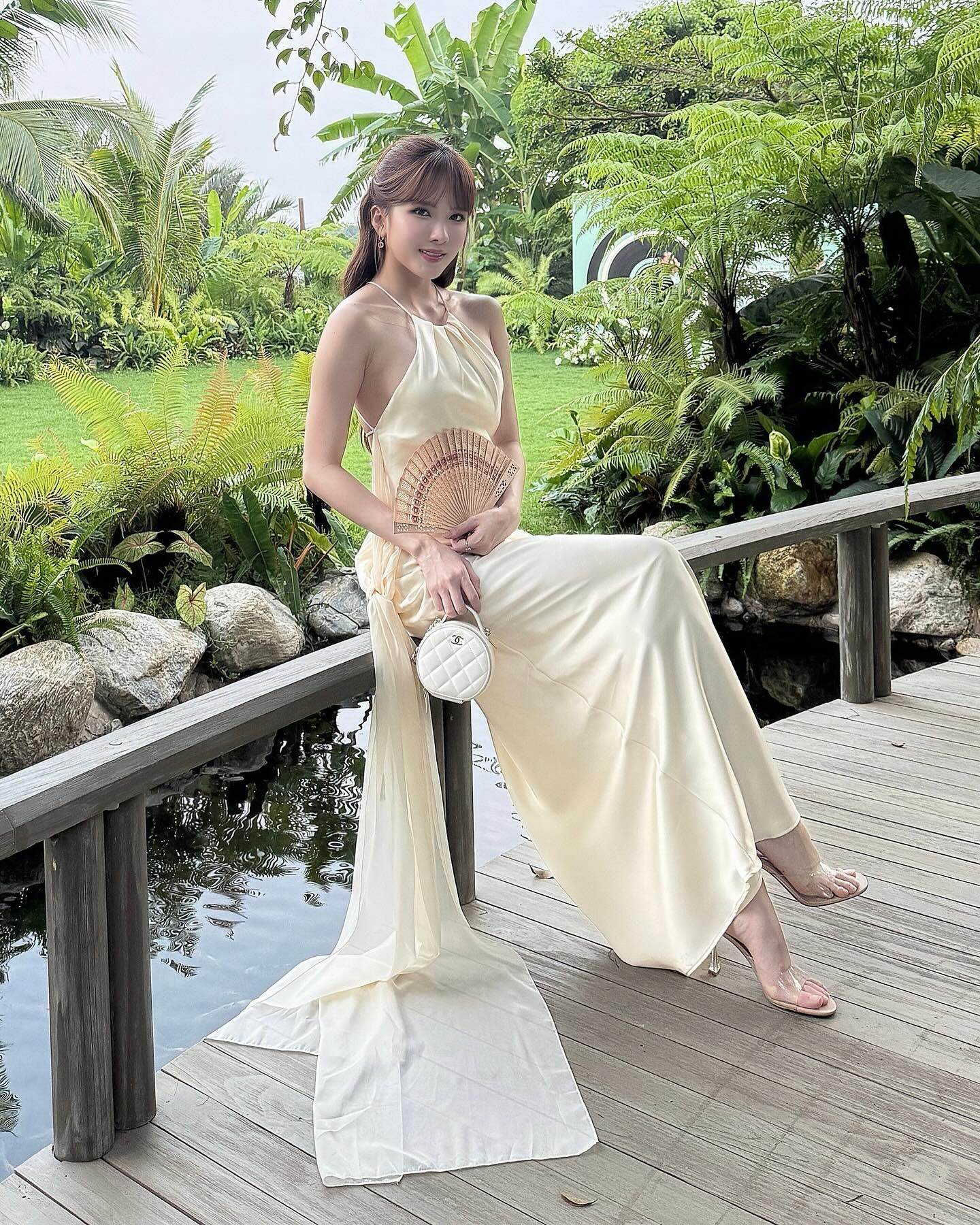 Thiều Bảo Trâm hack tuổi trông thấy nhờ loạt items trẻ trung, có hàng chục túi hiệu nhưng chỉ mê đúng một màu - 10