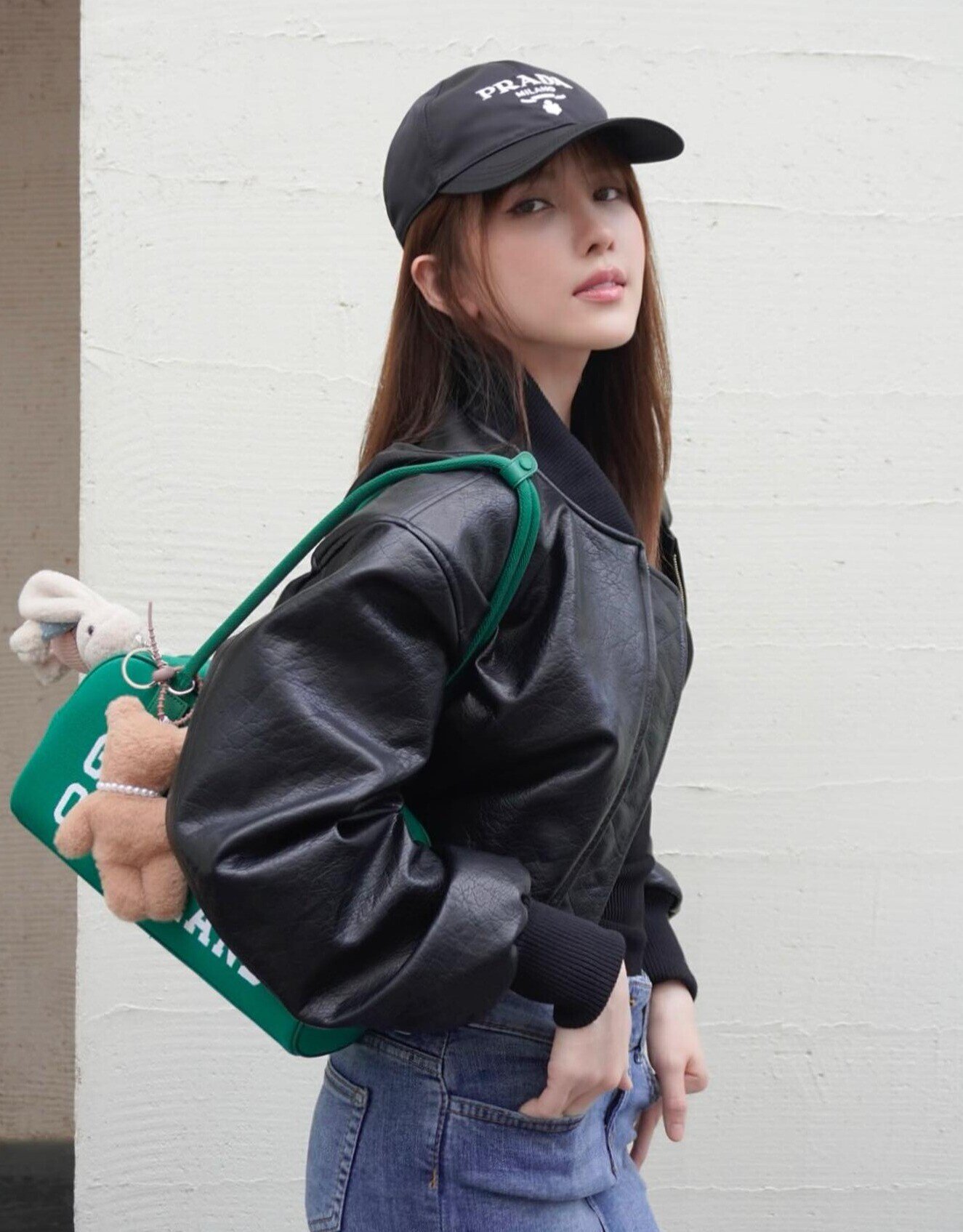 Thiều Bảo Trâm hack tuổi trông thấy nhờ loạt items trẻ trung, có hàng chục túi hiệu nhưng chỉ mê đúng một màu - 13