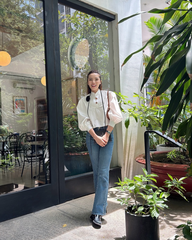 Vbiz mấy ai mặc quần jeans vừa nhiều vừa đẹp, lại hack tuổi đỉnh cao như Kỳ Duyên!- Ảnh 4. Vbiz mấy ai mặc quần jeans vừa nhiều vừa đẹp, lại hack tuổi đỉnh cao như Kỳ Duyên!- Ảnh 4.