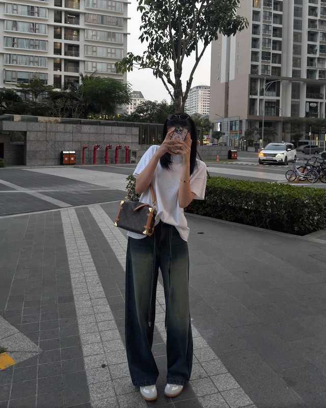 Vbiz mấy ai mặc quần jeans vừa nhiều vừa đẹp, lại hack tuổi đỉnh cao như Kỳ Duyên!- Ảnh 8. Vbiz mấy ai mặc quần jeans vừa nhiều vừa đẹp, lại hack tuổi đỉnh cao như Kỳ Duyên!- Ảnh 8.