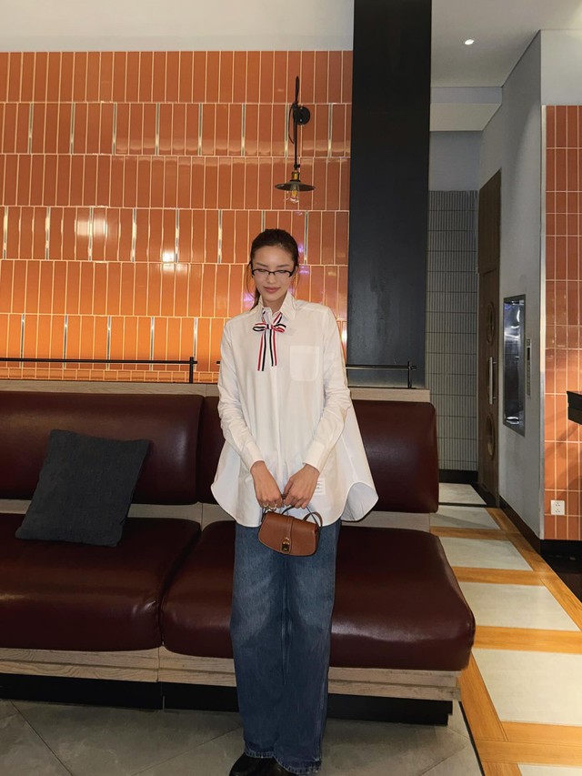 Vbiz mấy ai mặc quần jeans vừa nhiều vừa đẹp, lại hack tuổi đỉnh cao như Kỳ Duyên!- Ảnh 9. Vbiz mấy ai mặc quần jeans vừa nhiều vừa đẹp, lại hack tuổi đỉnh cao như Kỳ Duyên!- Ảnh 9.