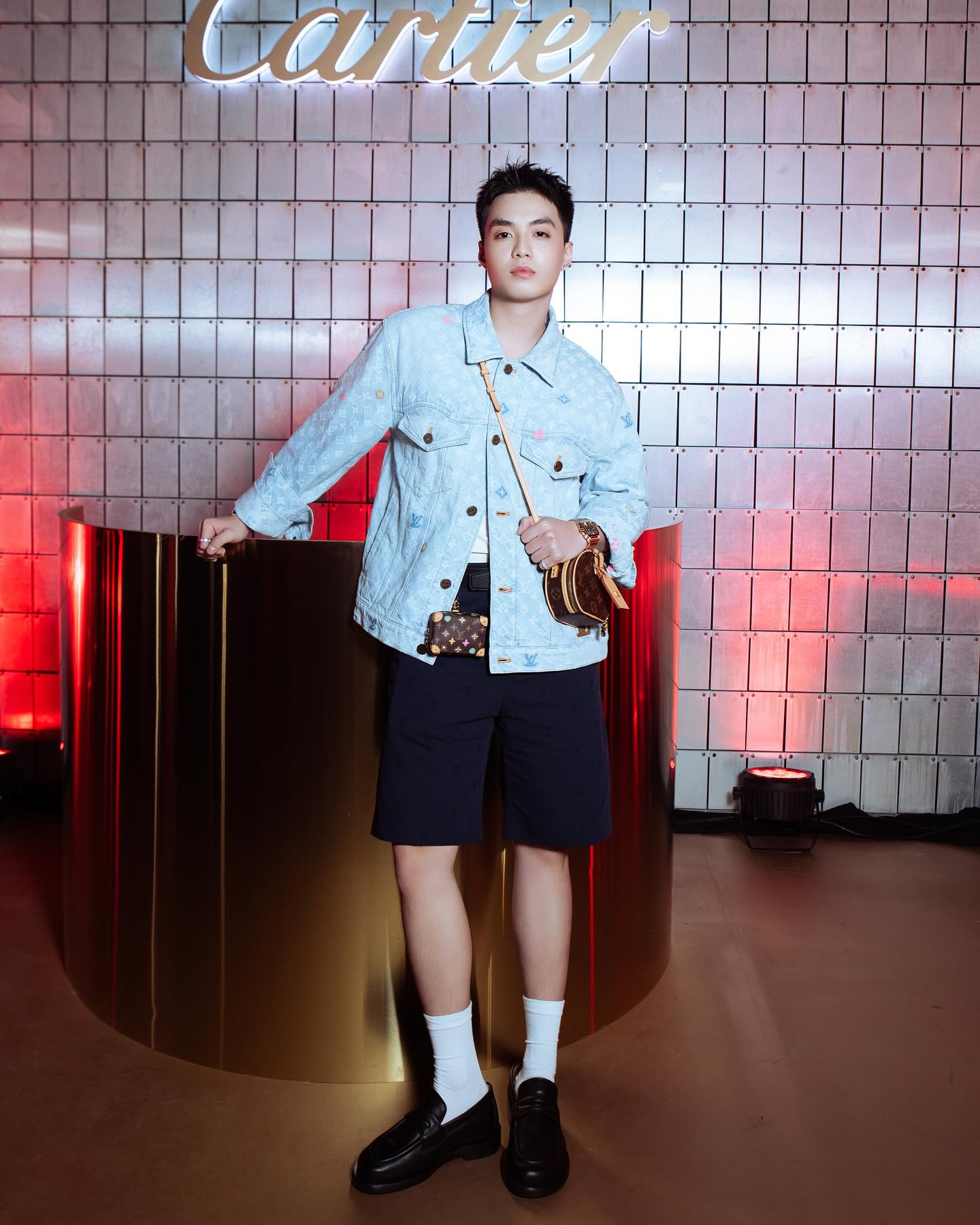 Gia thế bí ẩn của Negav: Dân chơi hàng hiệu cả chục tỷ ở nhà ra sao?- Ảnh 1. Gia thế bí ẩn của Negav: Dân chơi hàng hiệu cả chục tỷ ở nhà ra sao?- Ảnh 1.