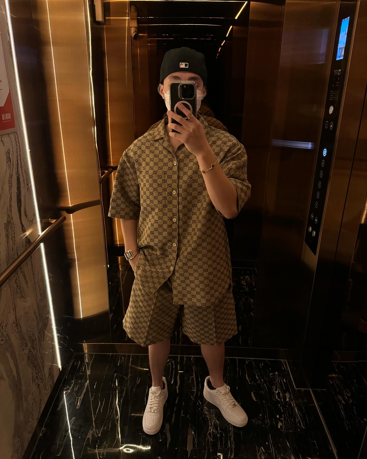 Gia thế bí ẩn của Negav: Dân chơi hàng hiệu cả chục tỷ ở nhà ra sao?- Ảnh 6. Gia thế bí ẩn của Negav: Dân chơi hàng hiệu cả chục tỷ ở nhà ra sao?- Ảnh 6.