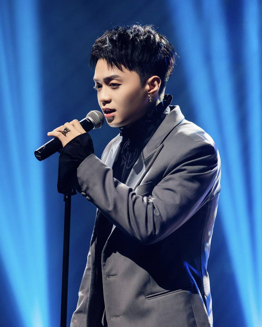 Gia thế bí ẩn của Negav: Dân chơi hàng hiệu cả chục tỷ ở nhà ra sao?- Ảnh 16. Gia thế bí ẩn của Negav: Dân chơi hàng hiệu cả chục tỷ ở nhà ra sao?- Ảnh 16.