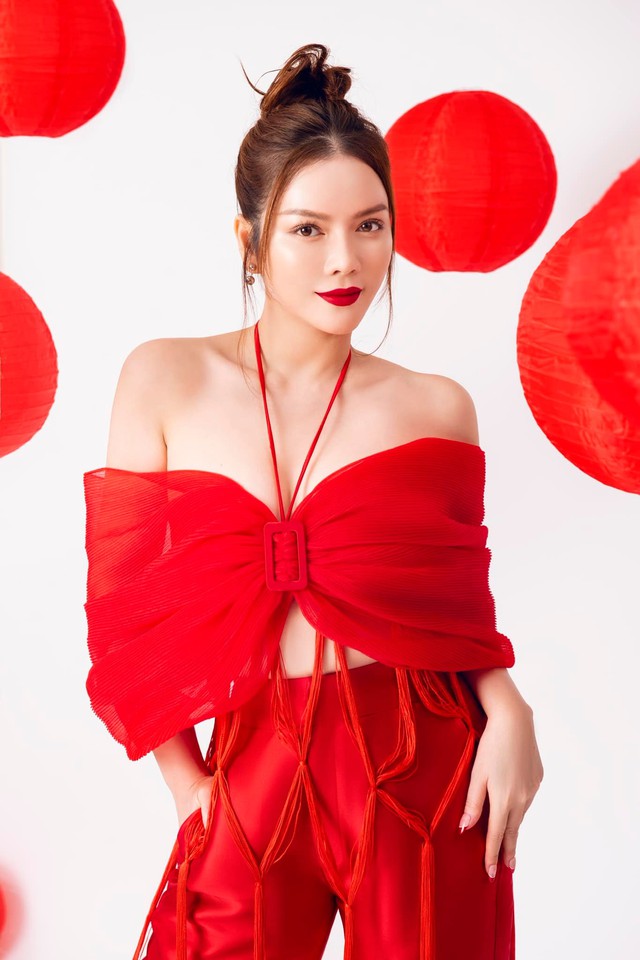 Lý Nhã Kỳ tuổi 41: Cuộc sống nhung lụa nhưng suốt ngày than ế, có người theo đuổi lại sợ hãi - Ảnh 4. Lý Nhã Kỳ tuổi 41: Cuộc sống nhung lụa nhưng suốt ngày than ế, có người theo đuổi lại sợ hãi - Ảnh 4.