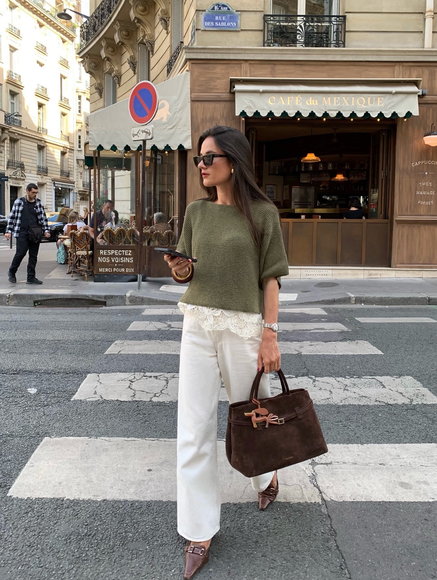 5 Cách mặc áo len đẹp long lanh của phụ nữ Pháp cho mùa lạnh