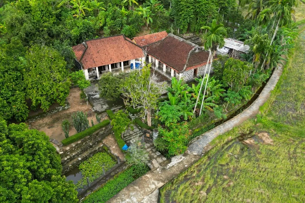 Ngôi nhà cổ của ông Đồng Viết Mão, một trong 8 ngôi nhà cổ bằng gỗ mít độc đáo ở Lộc Yên (Ảnh: Nam Hà).