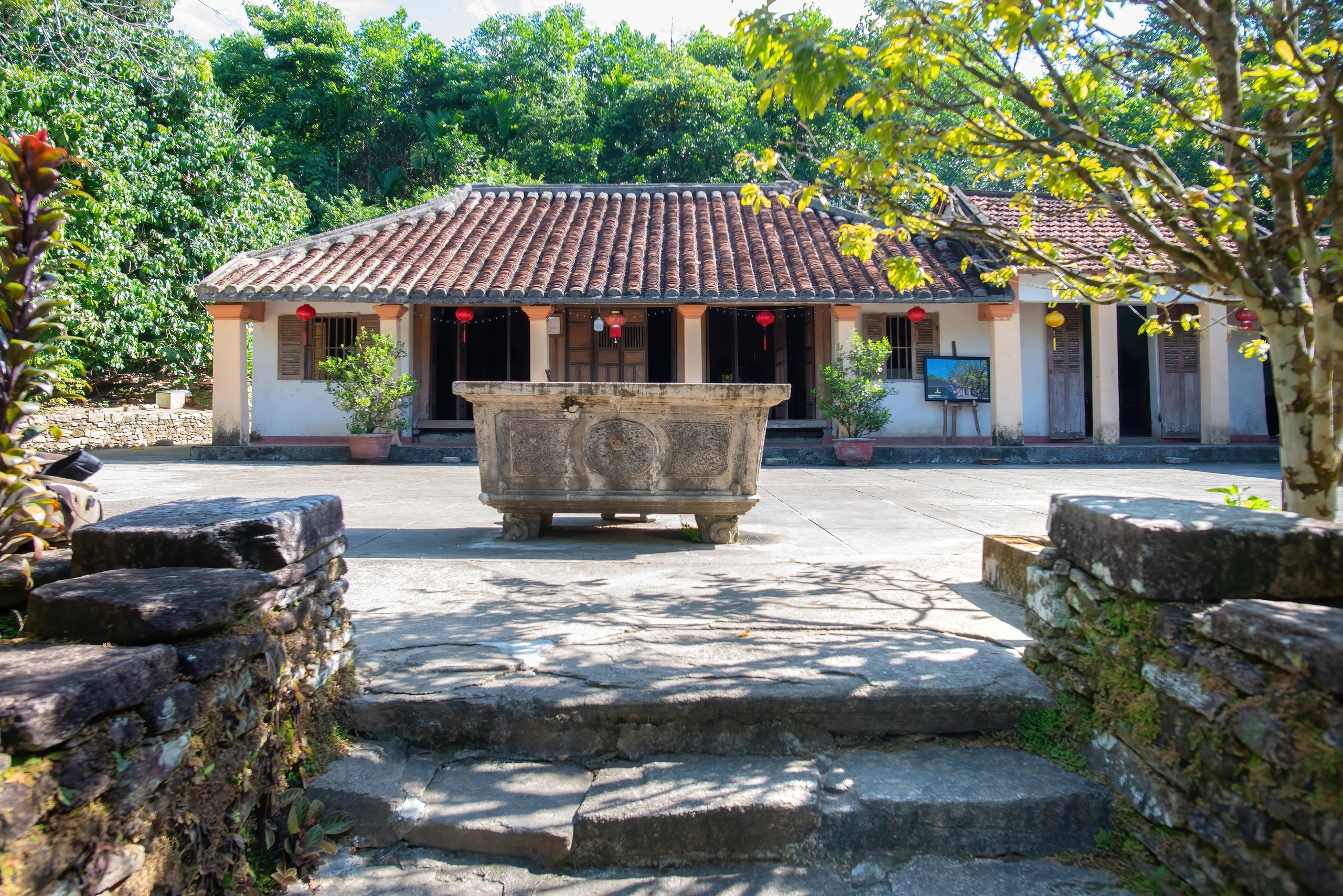 Về Lộc Yên, ngôi làng bình yên trong top 4 làng cổ đẹp nhất Việt Nam