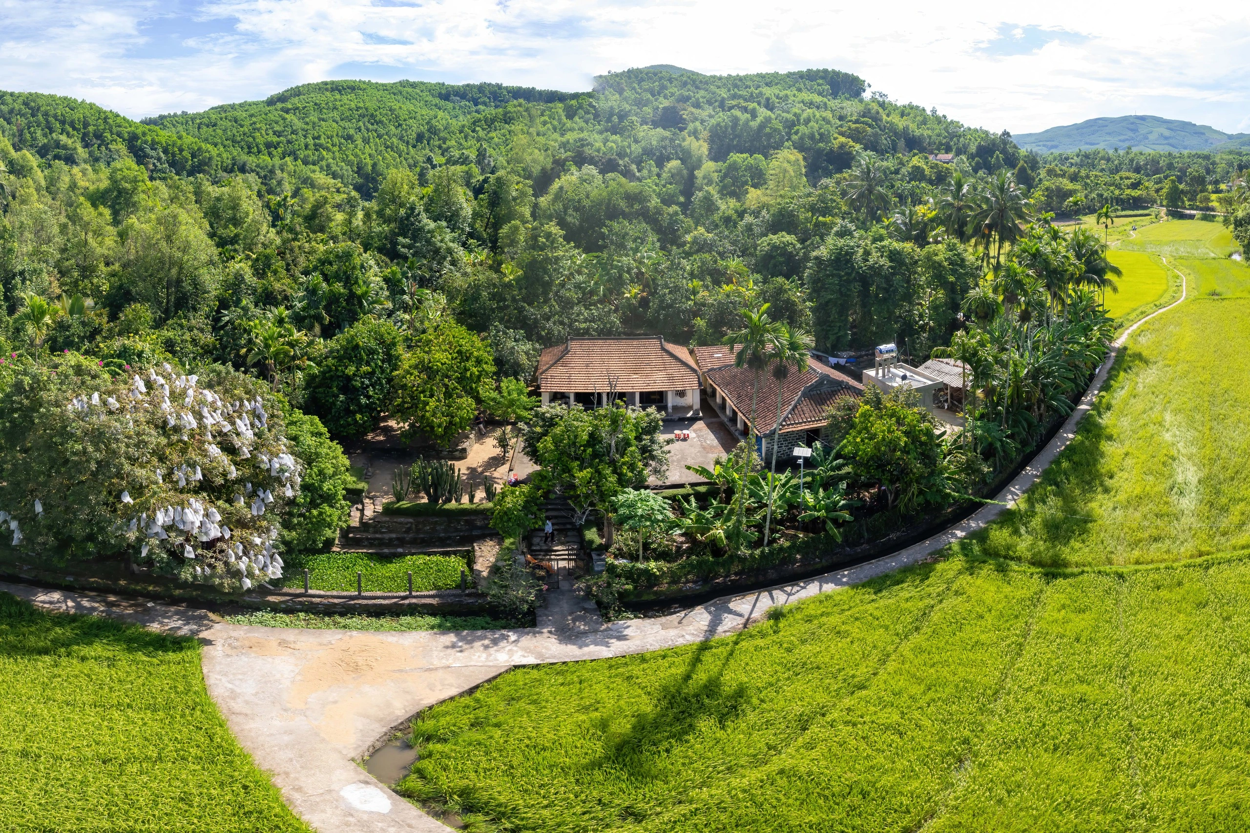 Về Lộc Yên, ngôi làng bình yên trong top 4 làng cổ đẹp nhất Việt Nam